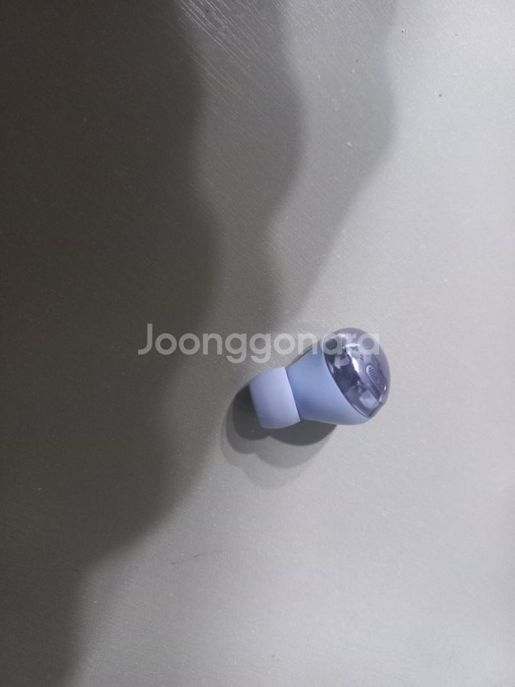 버즈 프로 바이올렛 왼쪽 팝니다(거의 사용X)--1