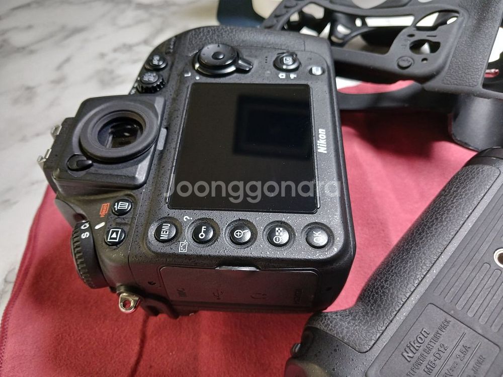 니콘 D800 / MB-12--6