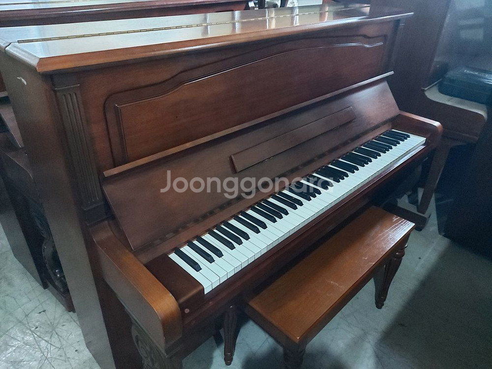 영창중고피아노 U-121--5