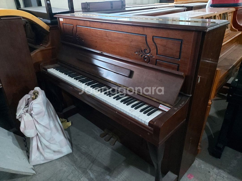 영창중고피아노 U-121--6