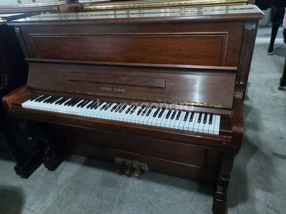 영창중고피아노 U-121--7