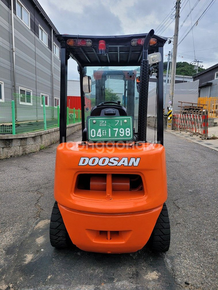 두산 D25S-5중고지게차--6