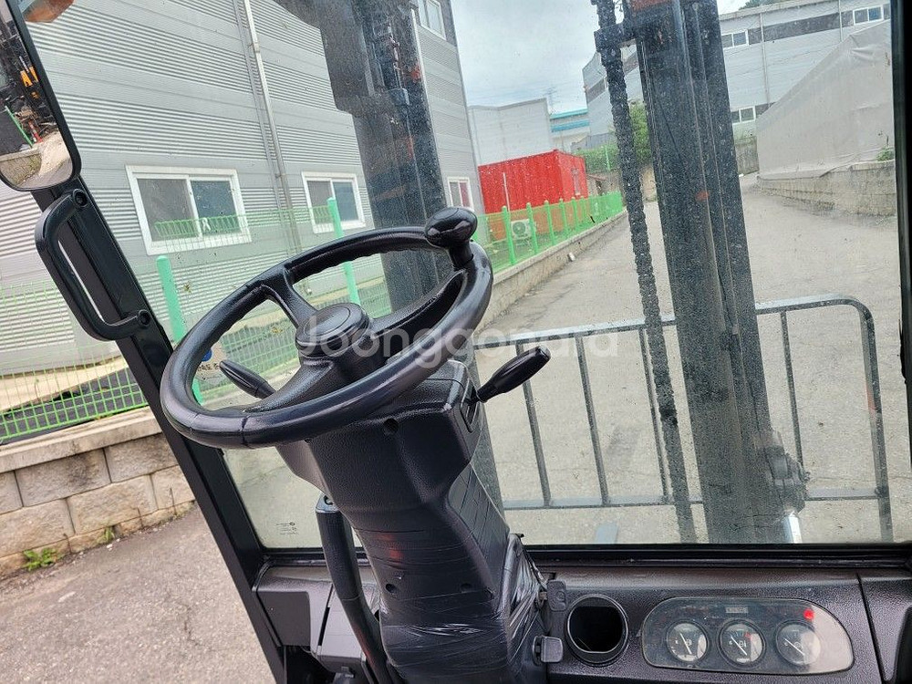 두산 D25S-5중고지게차--8