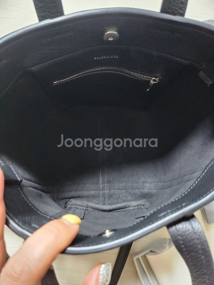 발렌시아가 에브리데이 노스사우스 xs급처--2