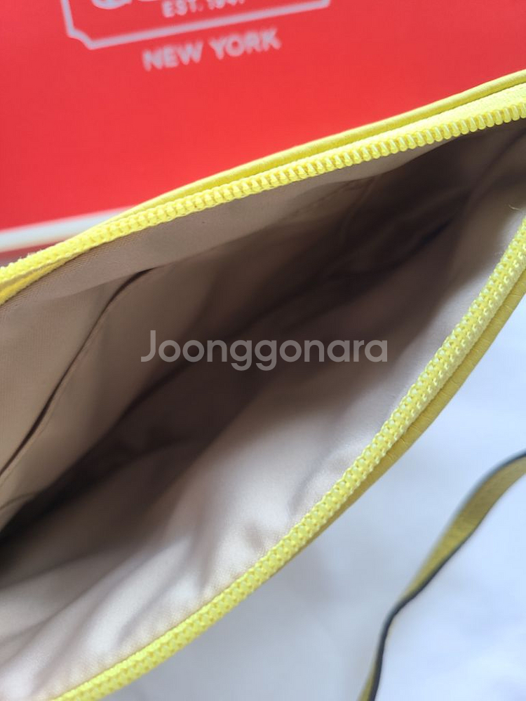 코치 소가죽 손목 스트랩 파우치 40000원--3