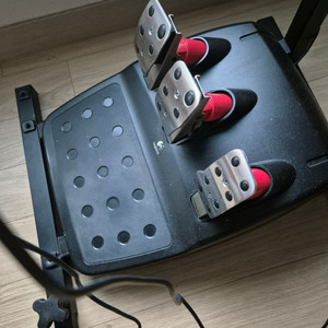 로지텍 g27 레이싱휠