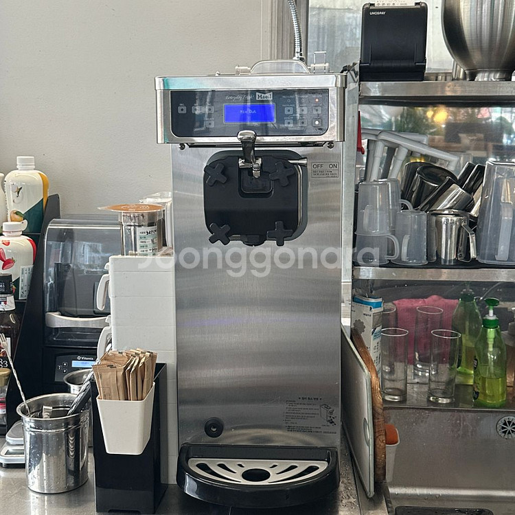 아이스트로 소프트아이스크림기계 팝니다.--0