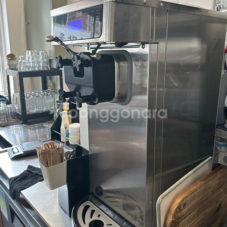 아이스트로 소프트아이스크림기계 팝니다.--1