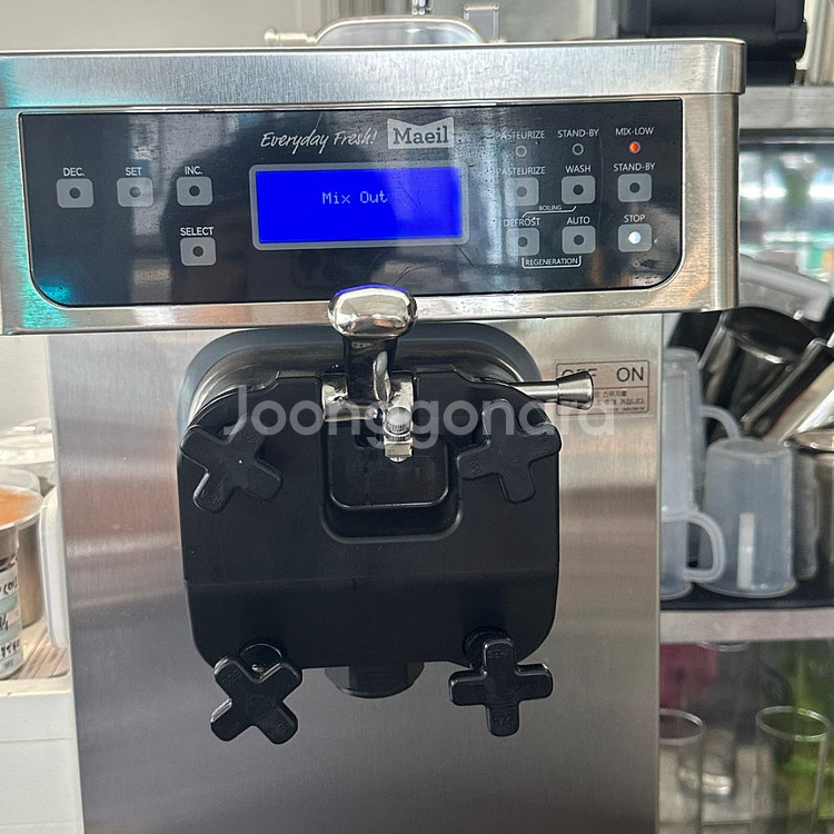 아이스트로 소프트아이스크림기계 팝니다.--2