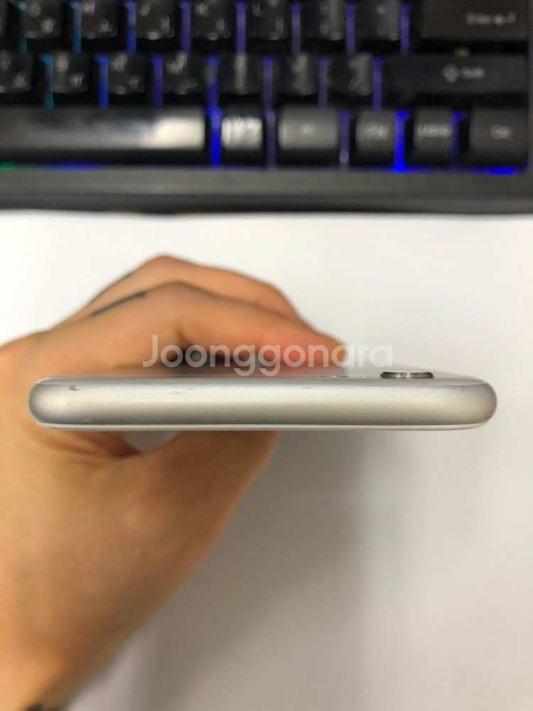 아이폰6 실버 외관깔끔 64GB 배터리성능100%--3