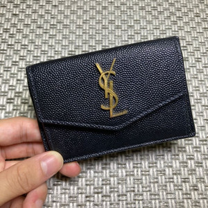 입생로랑 모노그램 업타운 카드지갑 중지갑