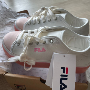 새신발.FILA 컨버스화.230