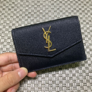 입생로랑 엠보스드 레더 업타운 금장 카드지갑