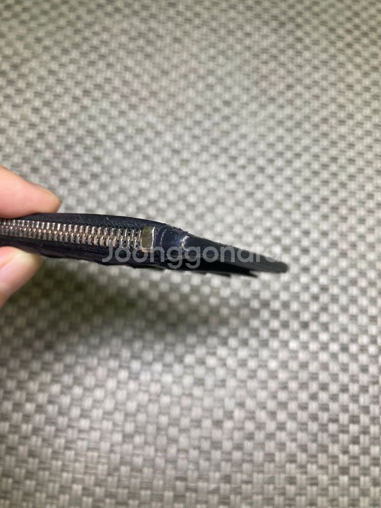 입생로랑 지퍼 카드지갑 블랙--4