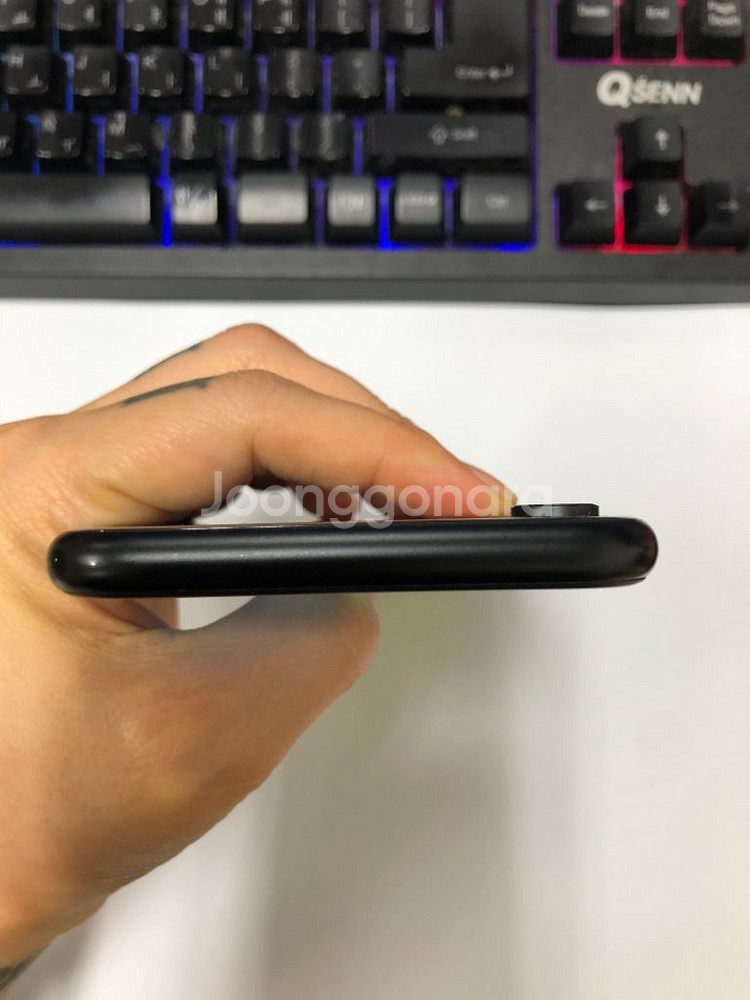 아이폰XR 블랙 SS급 256G 무잔상 배터리성능91%--3