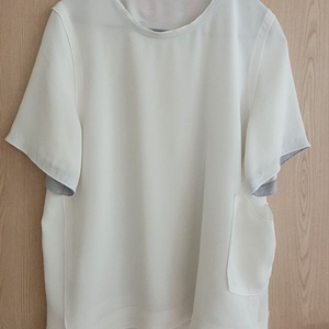 화이트 블라우스