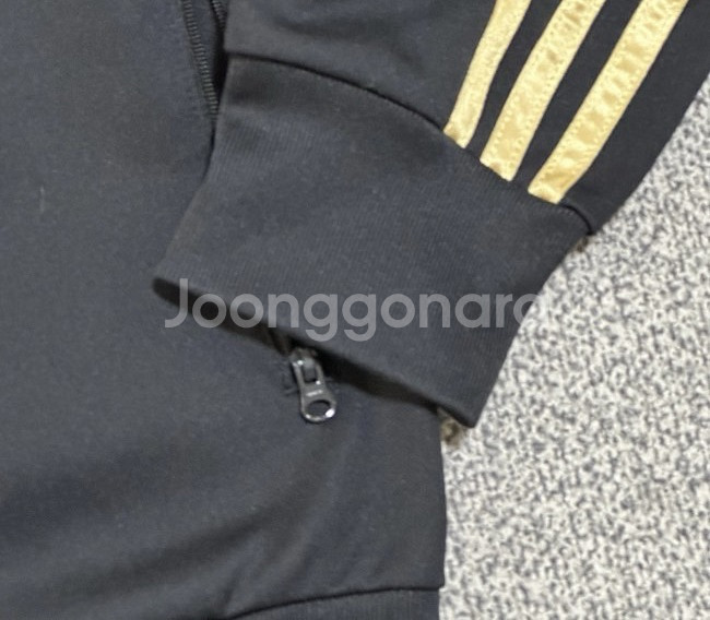 아디다스 AC밀란 금장 블랙골드 트랙탑 져지집업 95--2