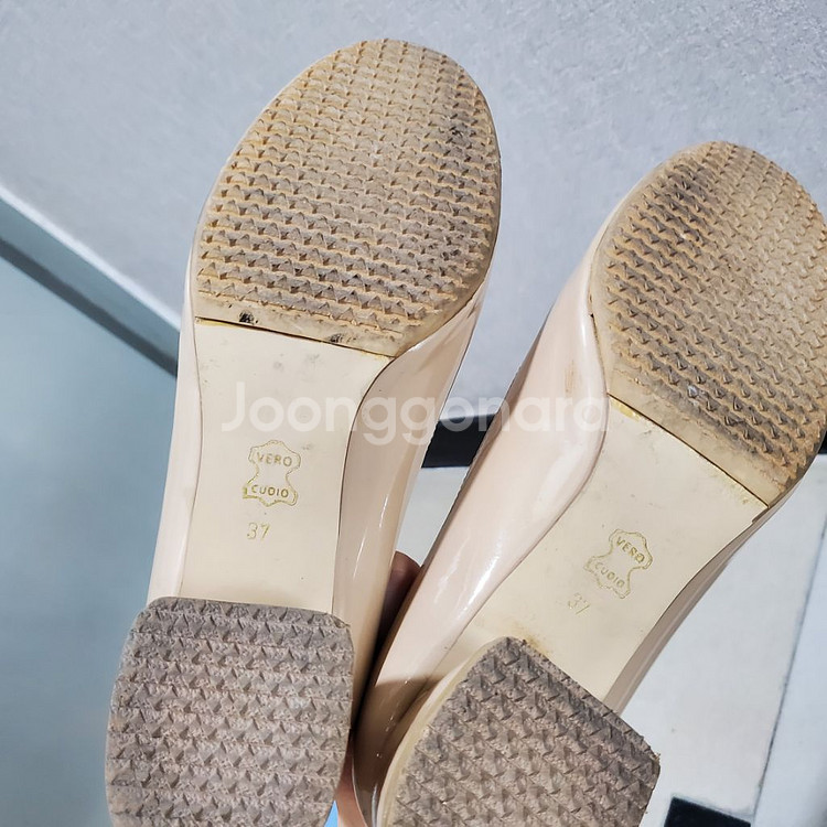 에나멜베이지둥근코구두 5cm 240 누드톤 유광미들힐--2