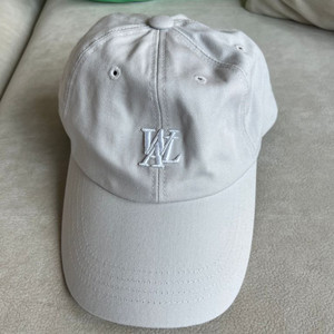 우알롱 signature logo ball cap