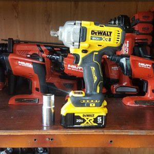 디월트미드토크임팩렌치DCF892 3단속도조절 최상급