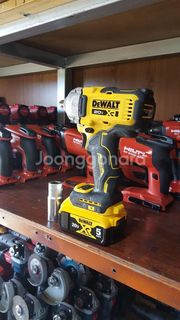 디월트미드토크임팩렌치DCF892 3단속도조절 최상급--2