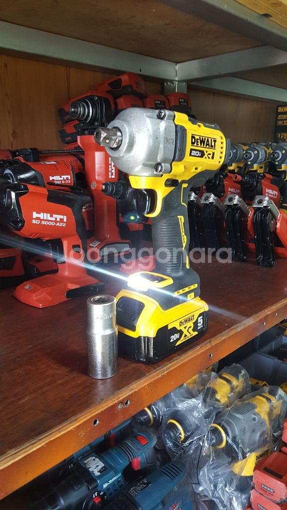 디월트미드토크임팩렌치DCF892 3단속도조절 최상급--1