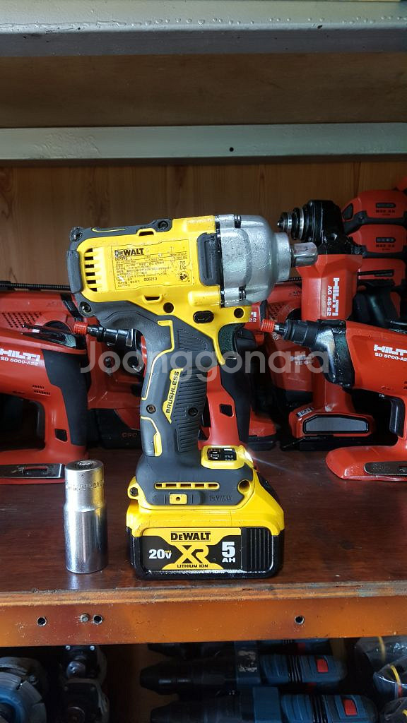 디월트미드토크임팩렌치DCF892 3단속도조절 최상급--3