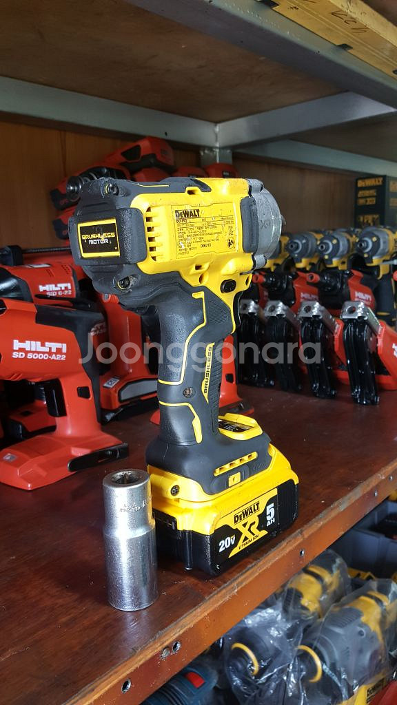 디월트미드토크임팩렌치DCF892 3단속도조절 최상급--5