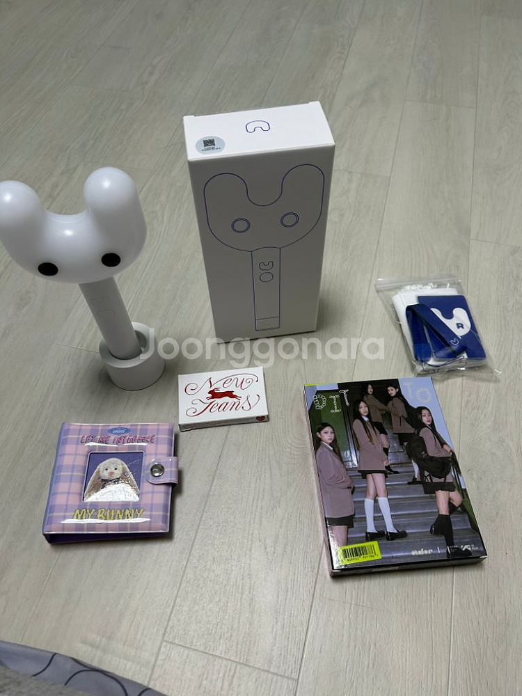 뉴진스 응원봉(빙키봉)+OMG앨범+포카 약20종--4