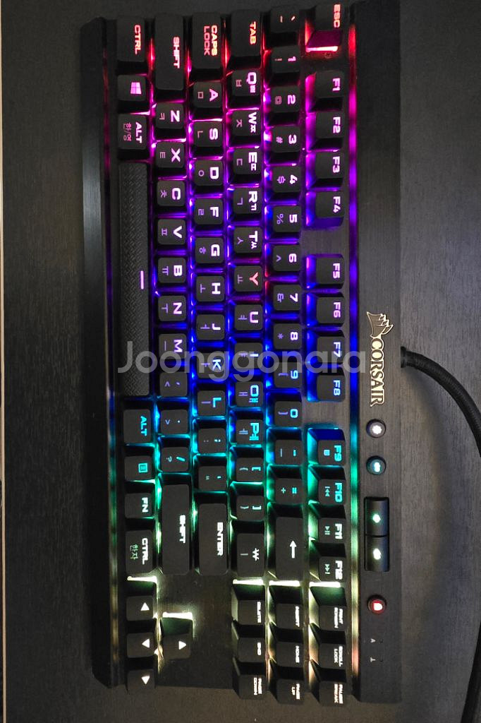 커세어 k65 rgb 적축 판매 합니다--2