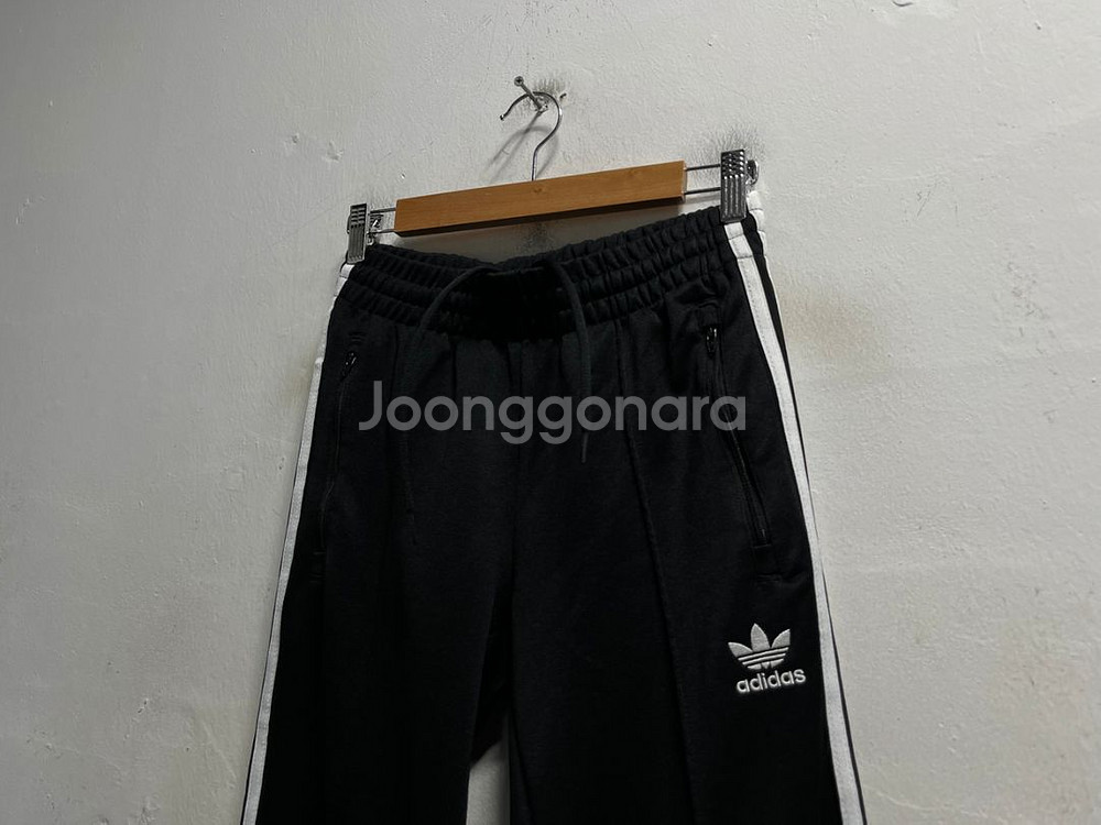 28-30 아디다스 기능성 밴딩 트랙팬츠--1