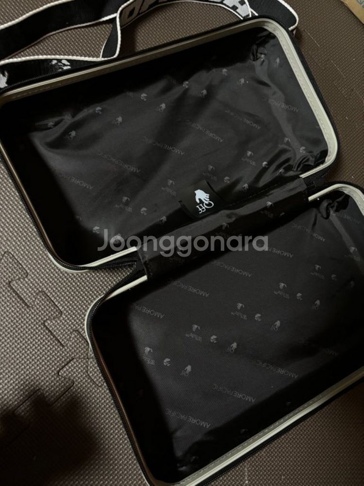 오프화이트 아모레퍼시픽 가방--6