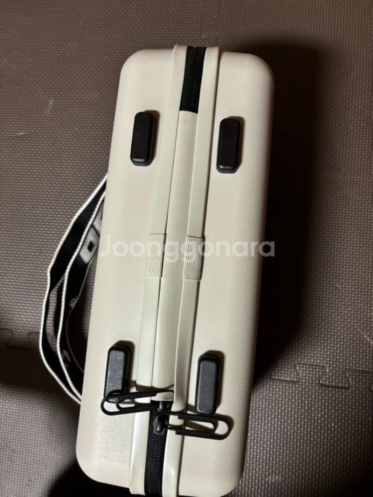 오프화이트 아모레퍼시픽 가방--1