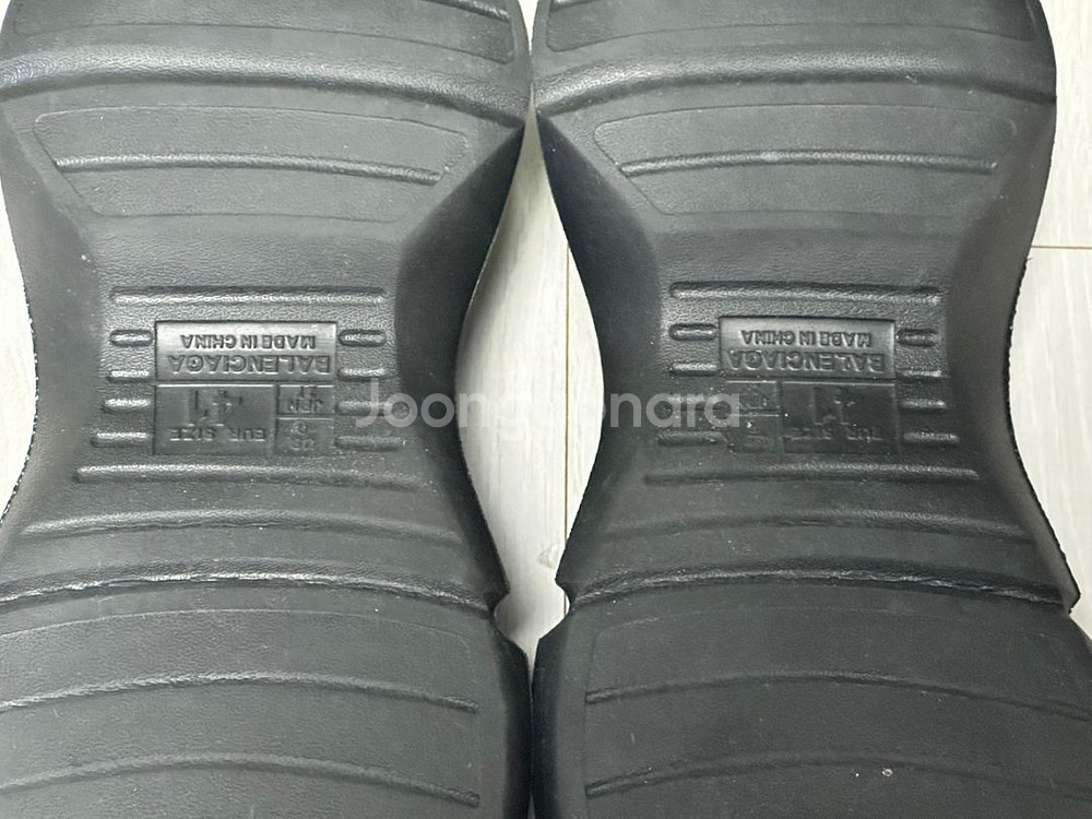 발렌시아가 러버 몰드 클로즈드--2