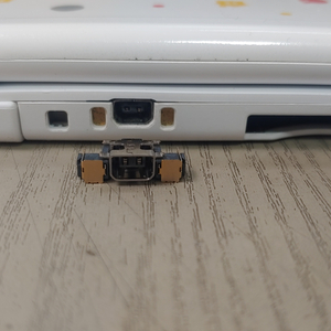 닌텐도 3ds 3dsxl 충전단자 수리 교체