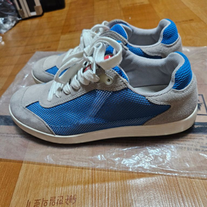 프라다 스웨이드 메쉬 로우탑