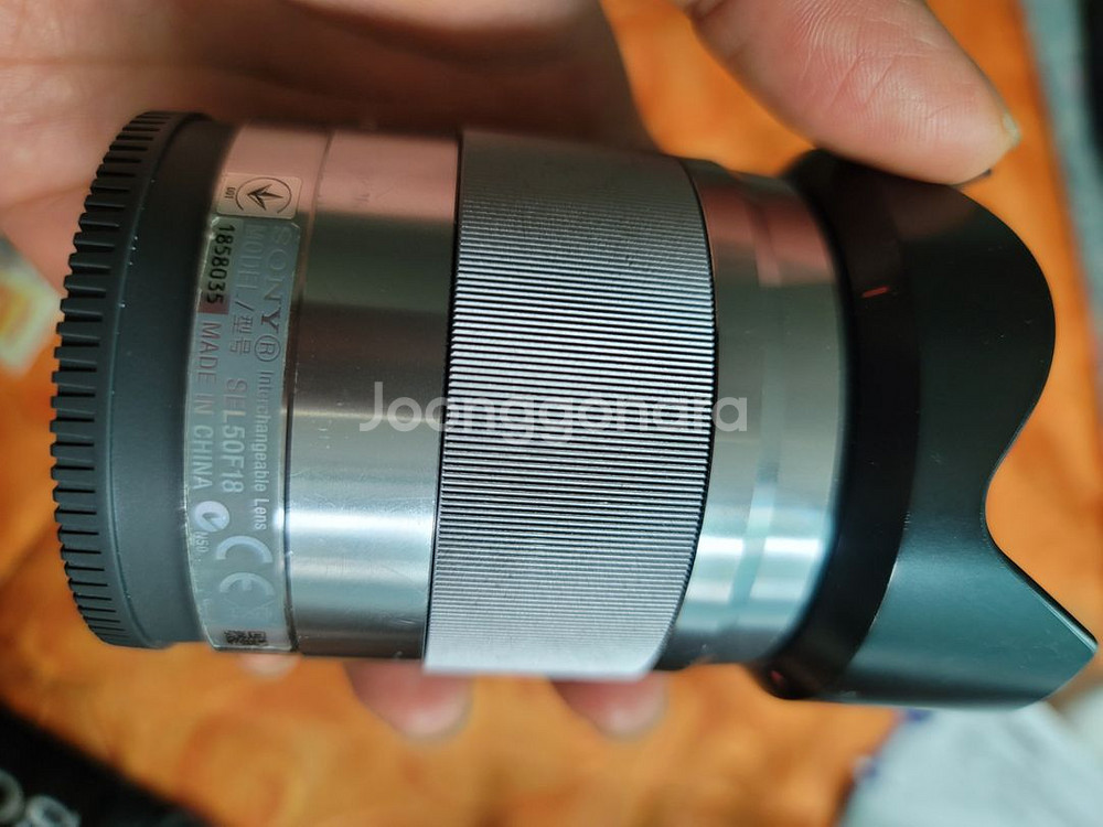 소니 50mm 1.8크롭용렌즈--1