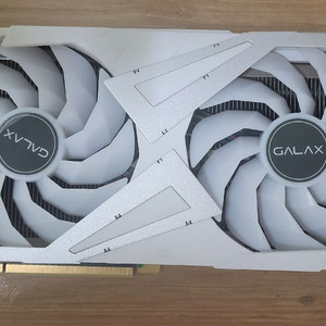 갤럭시 RTX 3070 화이트 팝니다.