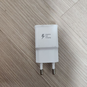 삼성 고속충전기EP-TA20 USB-C타입 3500원