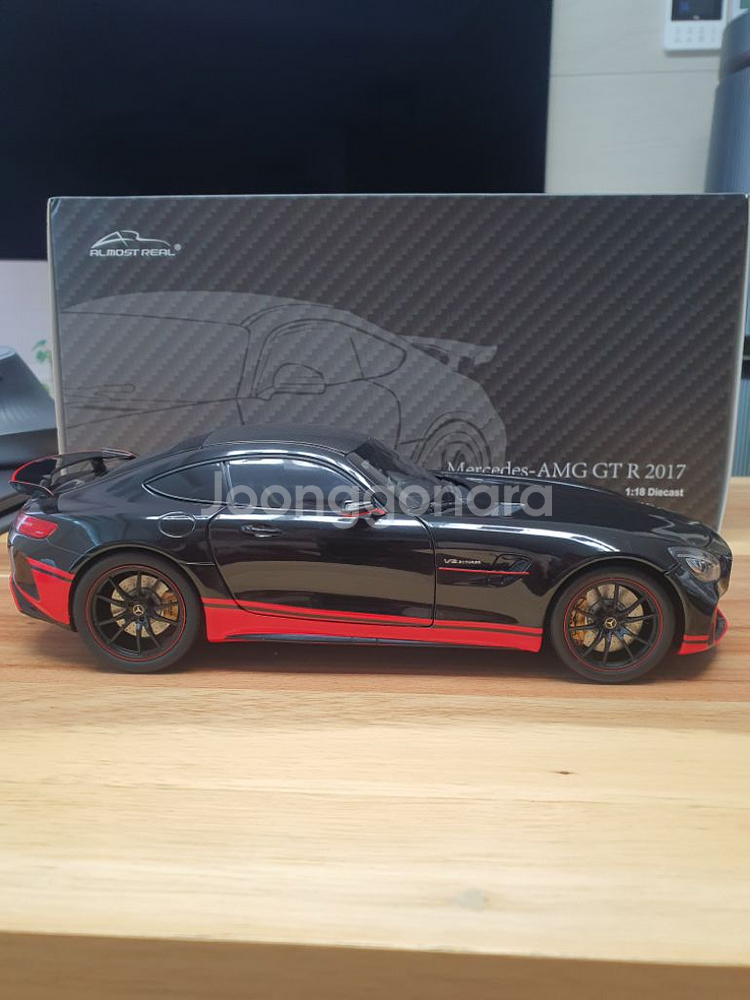 얼모스트리얼 amg gtr1:18--2
