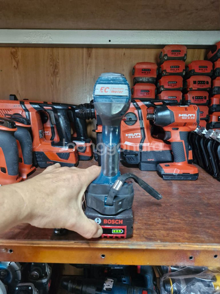 보쉬미드토크임팩렌치 GDS18V300 아시바렌치--1