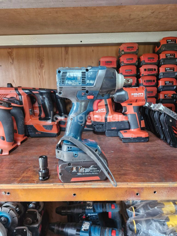 보쉬미드토크임팩렌치 GDS18V300 아시바렌치--2