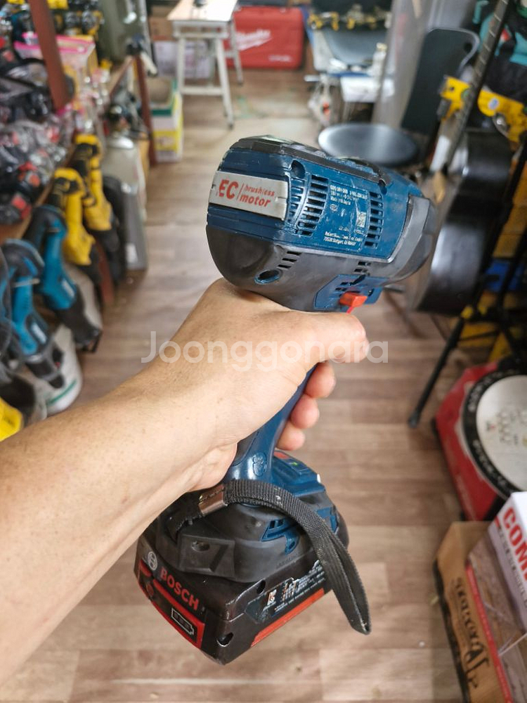 보쉬미드토크임팩렌치 GDS18V300 아시바렌치--8