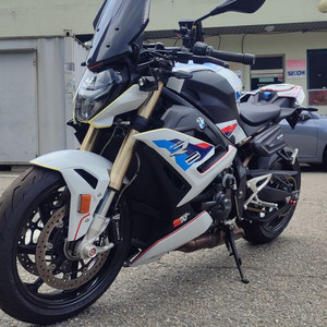 BMW S1000R M패키지 2022년식 16700km