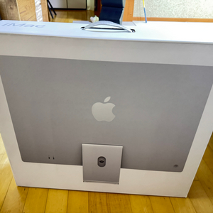 iMac 아이맥 24형 M3칩 실버 판매합니다(미개봉)