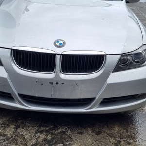 BMW E90 320i 폐차로 부품판매 합니다 06년식