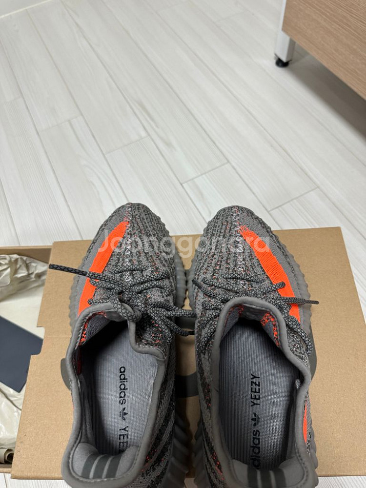아디다스 이지 부스트 350 V2 벨루가 270--1