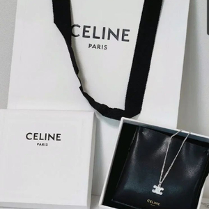 새상품[Celine 셀린] 크리스탈 트리옹프 목걸이실버