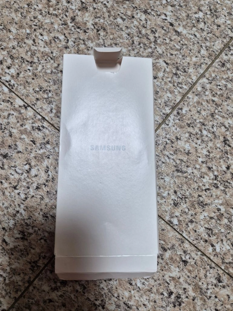 갤럭시 A31 정품케이스 포함 이미지
