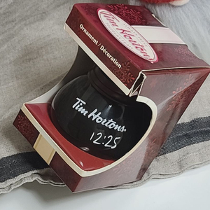 Tim Hortons 팀홀튼 크리스마스 커피팟 오너먼트